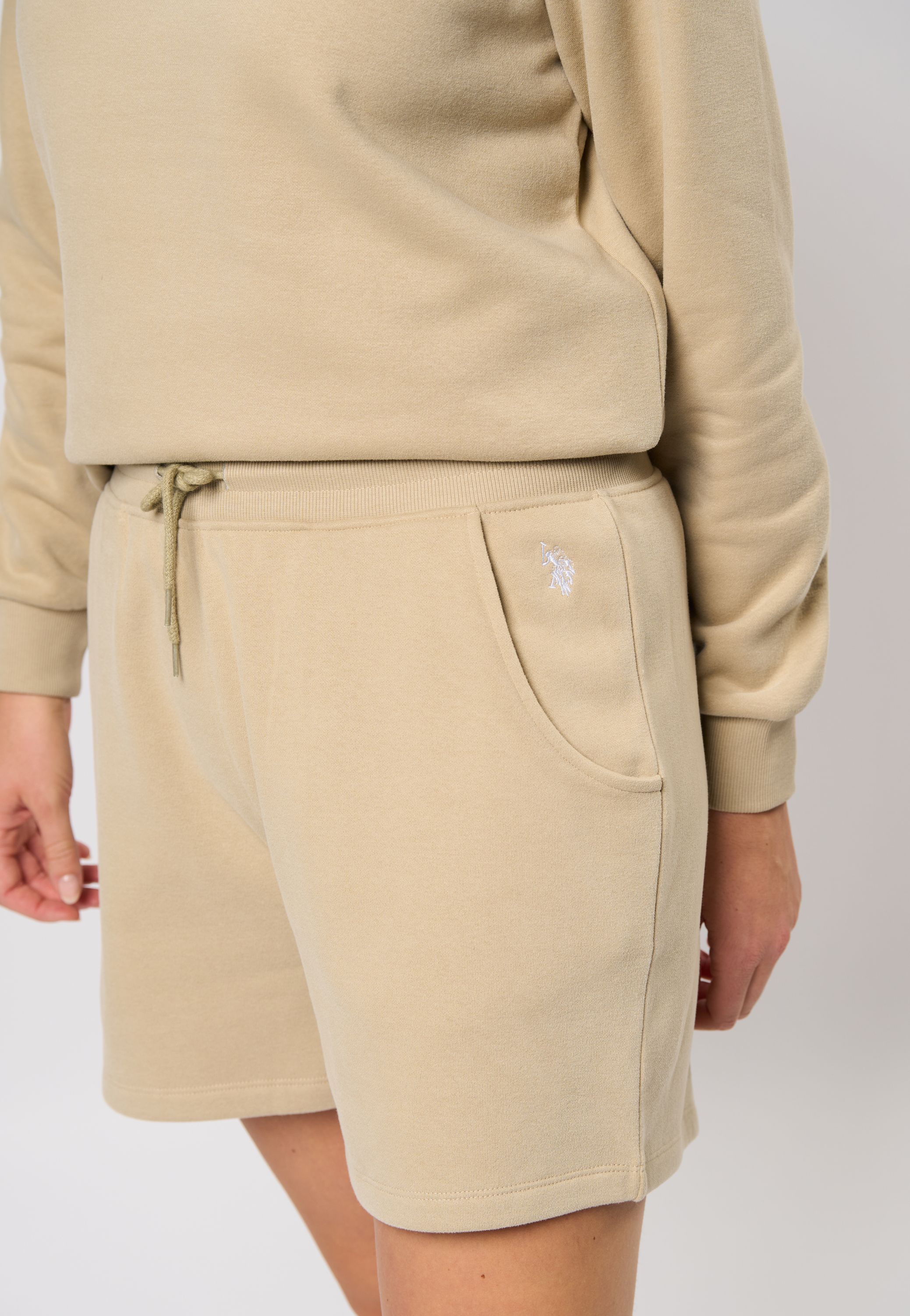 UWIben-sweatshorts
